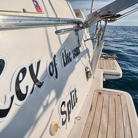 Luxury Yacht - Lex Of The Seas Hotel Сплит Екстериор снимка