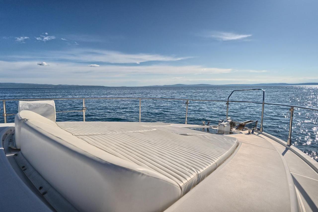 Luxury Yacht - Lex Of The Seas Hotel Сплит Екстериор снимка