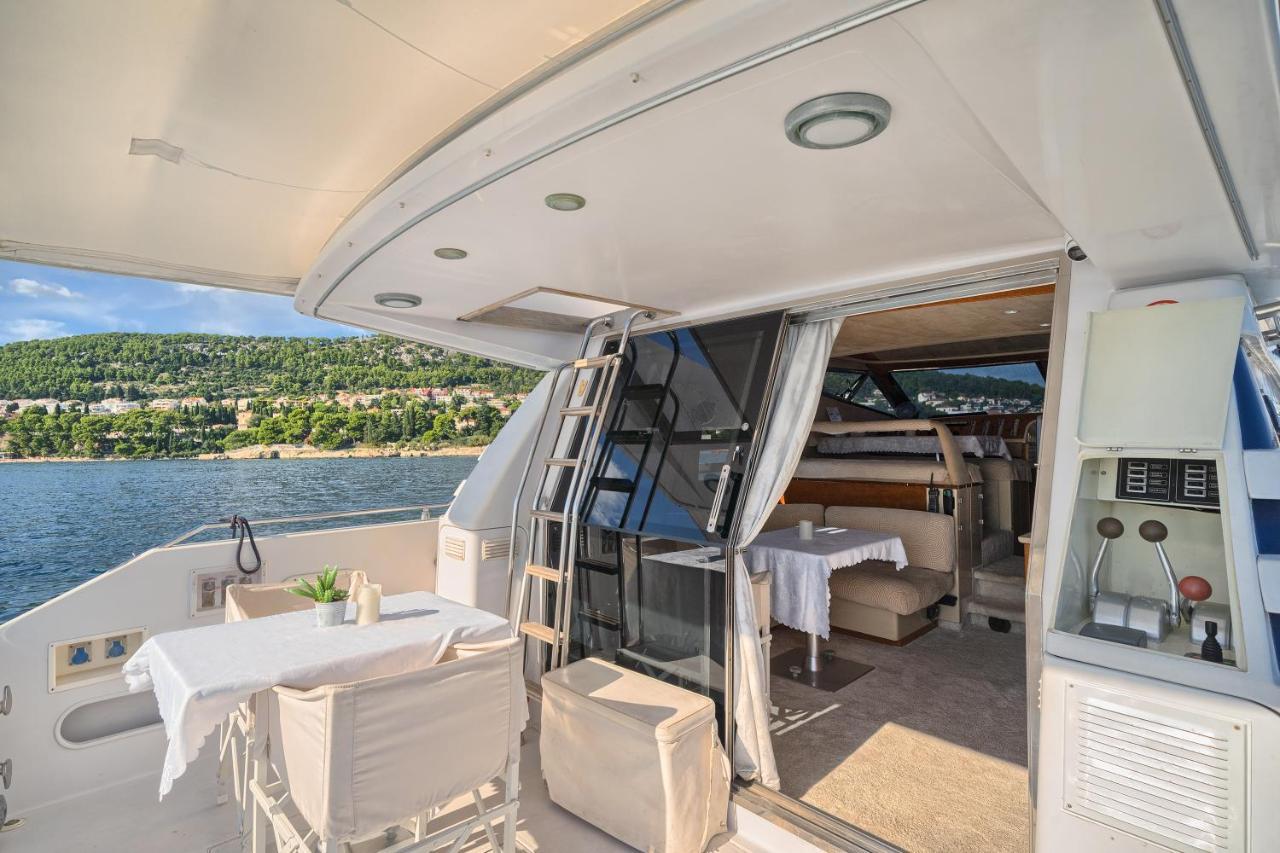 Luxury Yacht - Lex Of The Seas Hotel Сплит Екстериор снимка